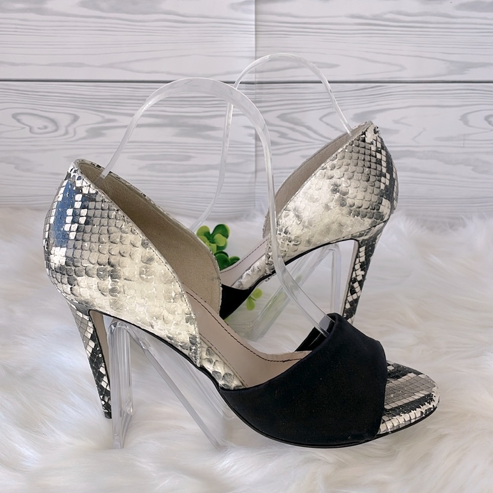 Beautiisoles “Dori” Leather Peep Toe Heels